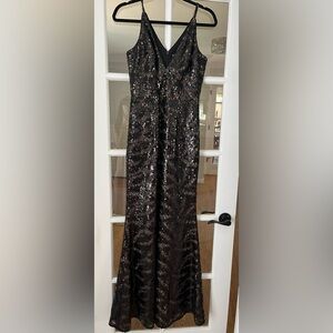 DRESS THE POPULATION- Black gown with sequins- Size Small